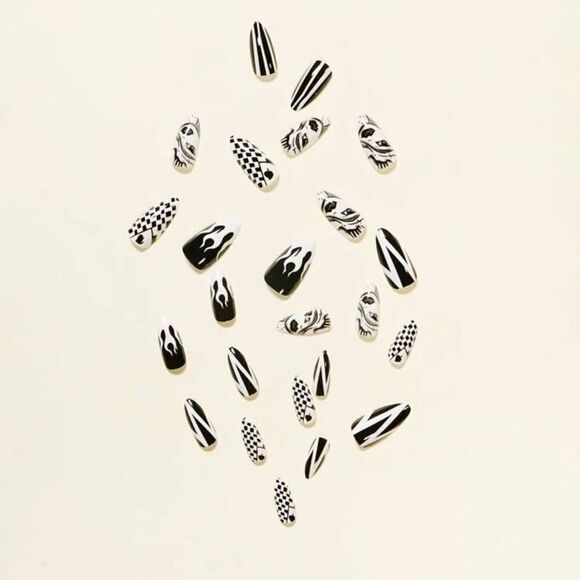 Halloween Press On Nails - Picture 3 of 4